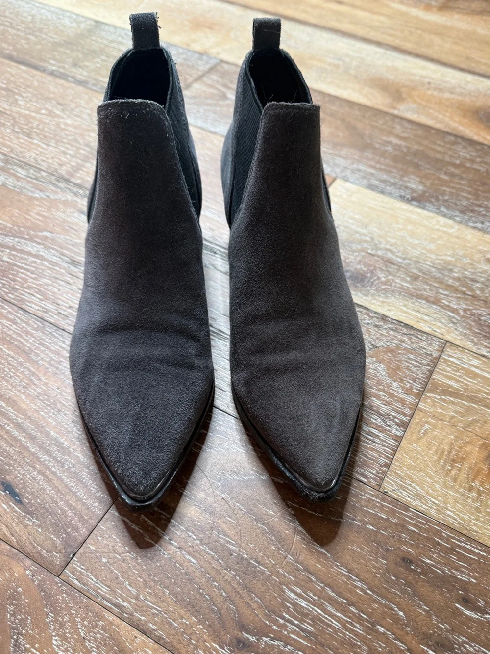Marc Fisher Gray Suede Yale Chelsea Ankle Boots Booties / Size 6M